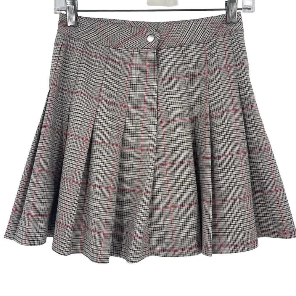 BUNDLE 💗 H&M DIVIDED 💗 Size 4 Plaid Top Skirt Shorts